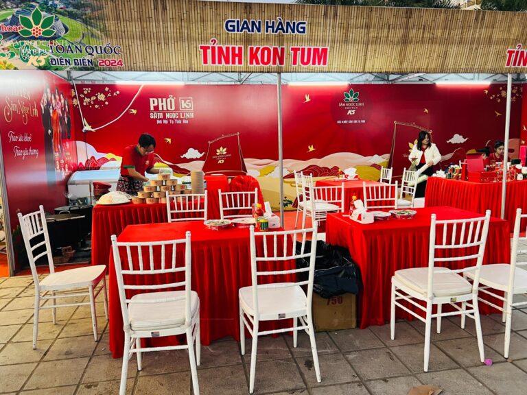  Phở Sâm K5 chuẩn bị để phục vụ khách tham quan tại Liên hoan.