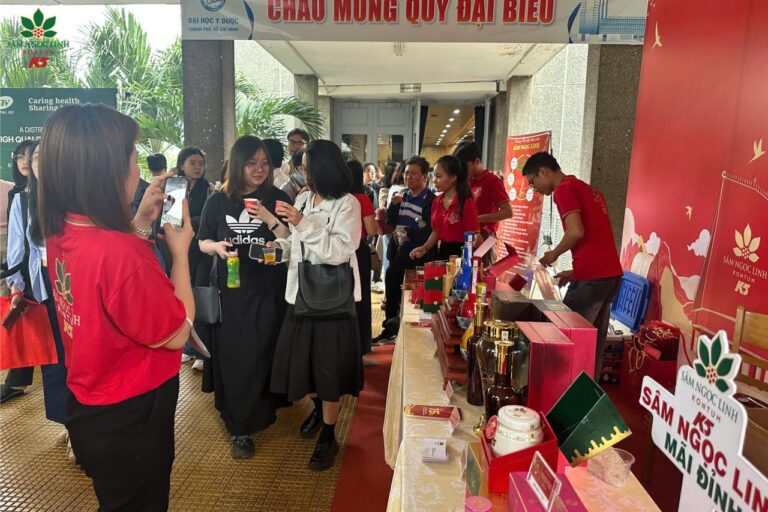 Khách hàng trải nghiệm sản phẩm K5.